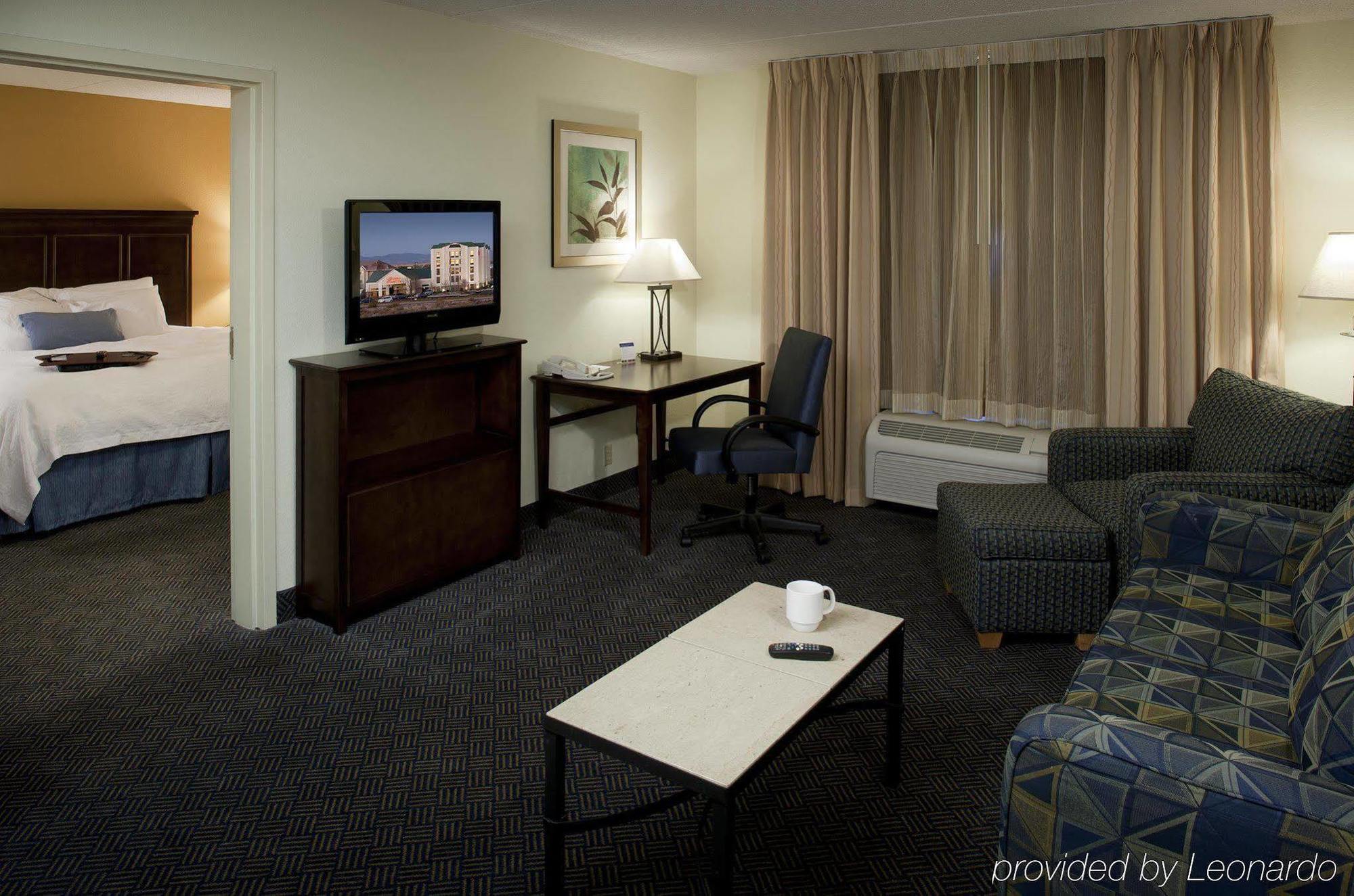 Hampton Inn & Suites Pueblo-Southgate Szoba fotó